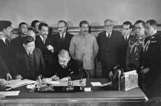 日苏中立条约签订，日苏中立条约内容