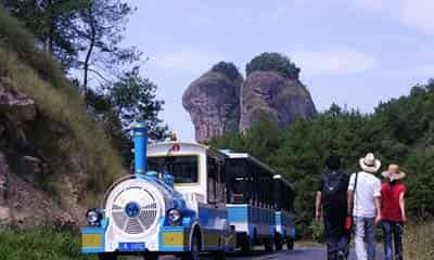 爱旅行的小火车